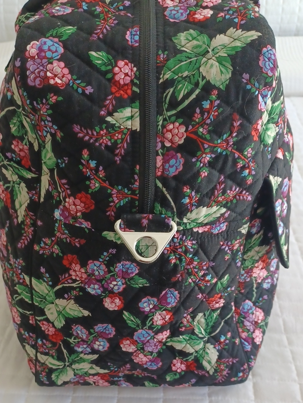 EUC Large Vera Bradley Travel Bag In Winter Berry Pattern - Picture 11 of 16